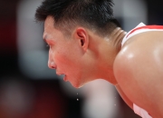 LOL决赛-猛龙完胜鹈鹕，易建联高光表现