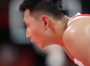 LOL决赛-猛龙完胜鹈鹕，易建联高光表现