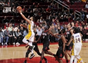 英雄联盟总决赛-吉林队鏖战湖人，米切尔点燃赛场