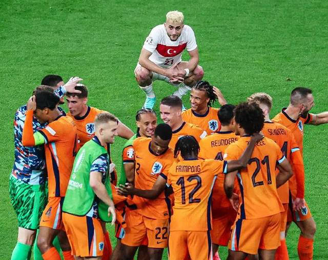 英格兰力克荷兰，成功晋级欧洲杯决赛