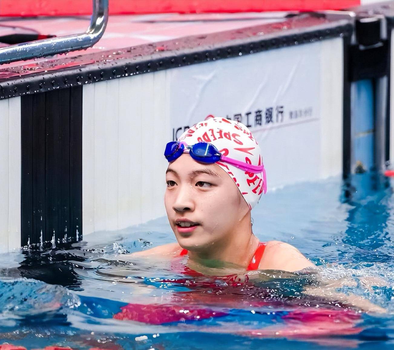 青年队小将在比赛中展现出惊人实力