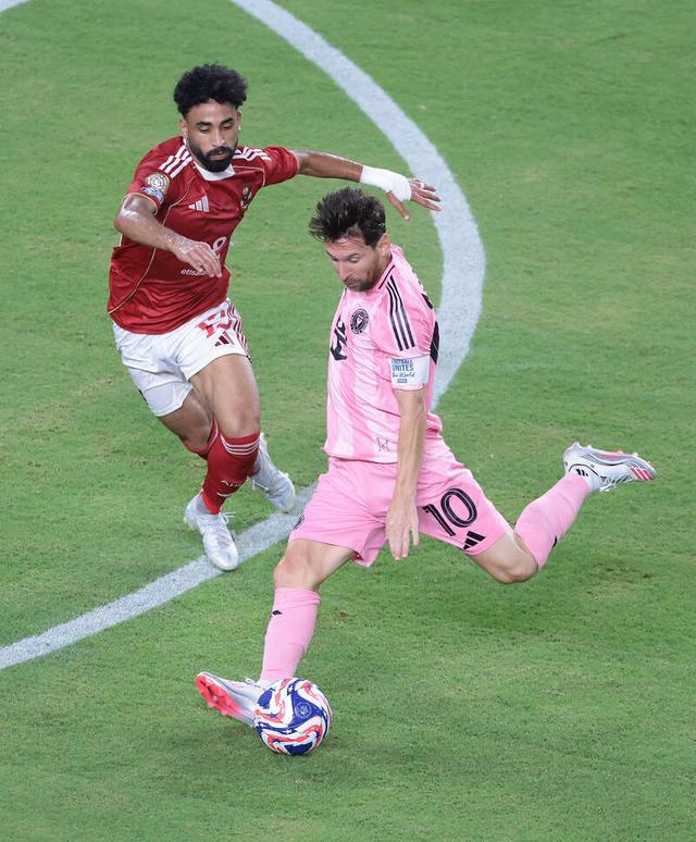 包含足球赛事激烈对决,凭借黄金一击获胜的词条 包含足球赛事激烈对决,凭借黄金一击获胜的词条