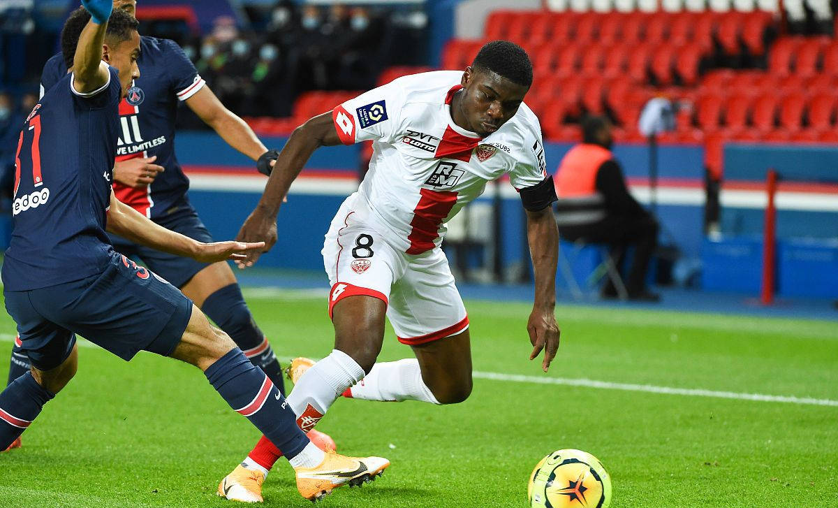 关于圣埃蒂安大获胜利,主教练连声感叹的信息 关于圣埃蒂安大获胜利,主教练连声感叹的信息