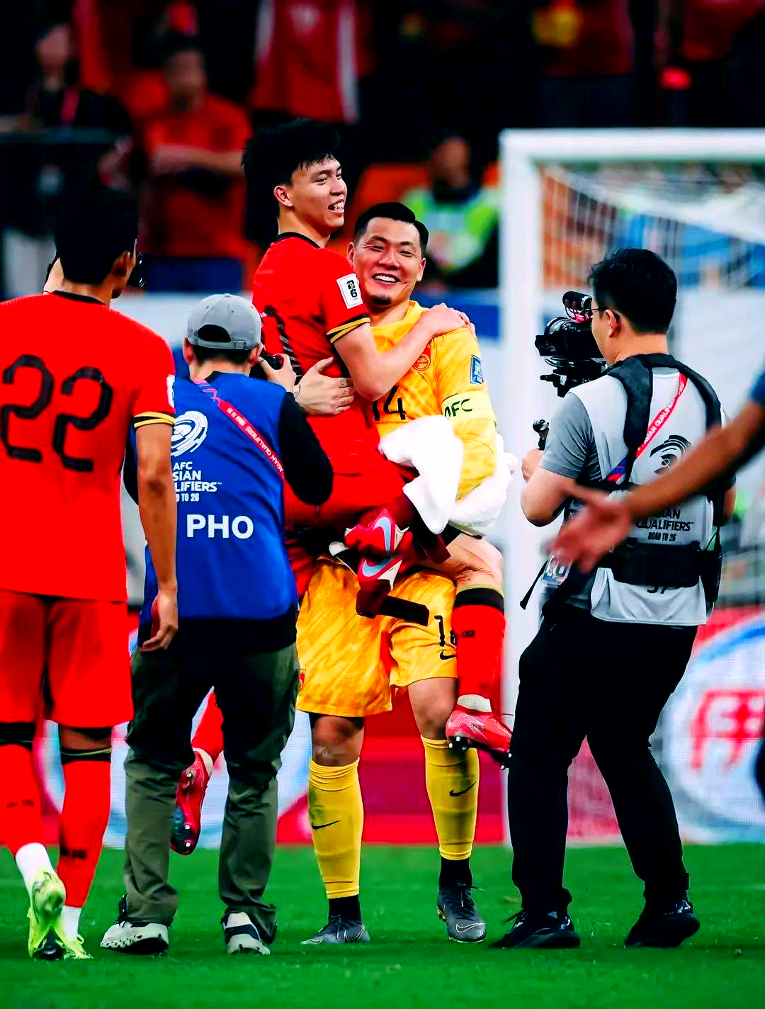 关于本土职业足球联赛实力碰撞引发关注的信息 关于本土职业足球联赛实力碰撞引发关注的信息