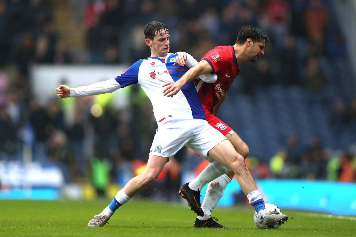 斯旺西主场大胜，击败卢顿城