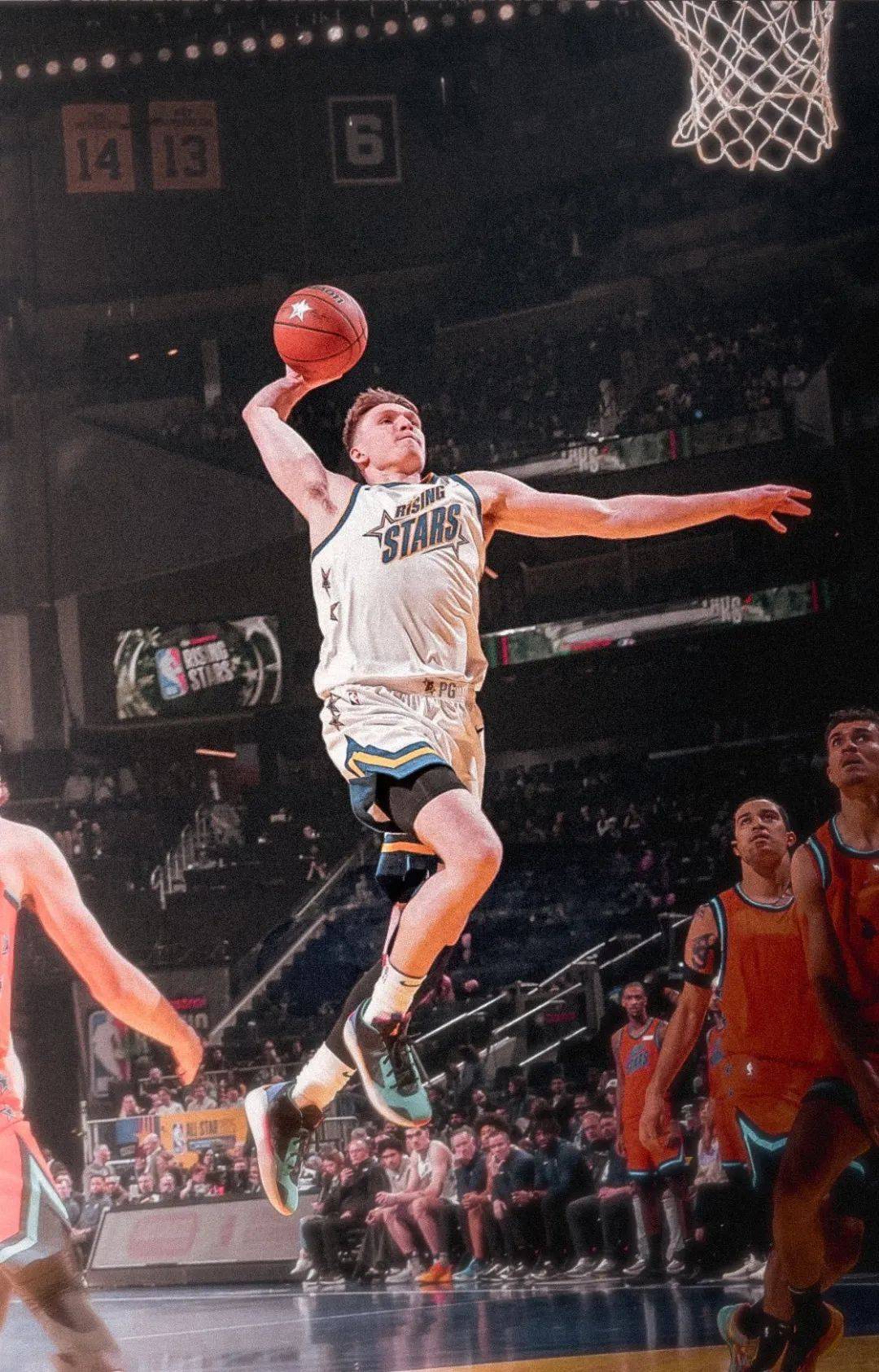 篮球名宿回顾经典比赛，分享职业生涯精彩瞬间的简单介绍