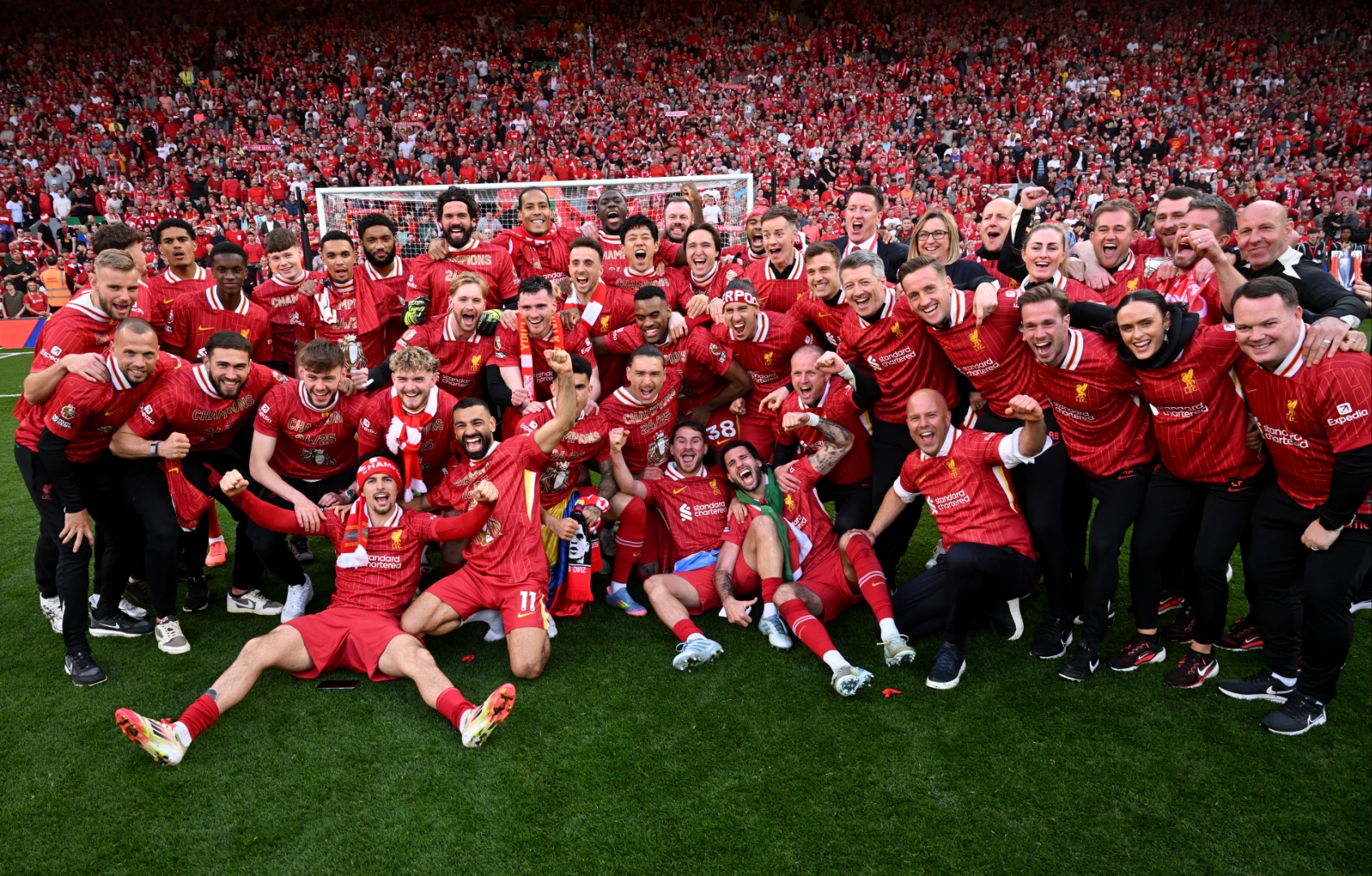 匈牙利国家队全力以赴争夺胜利 匈牙利国家队全力以赴争夺胜利