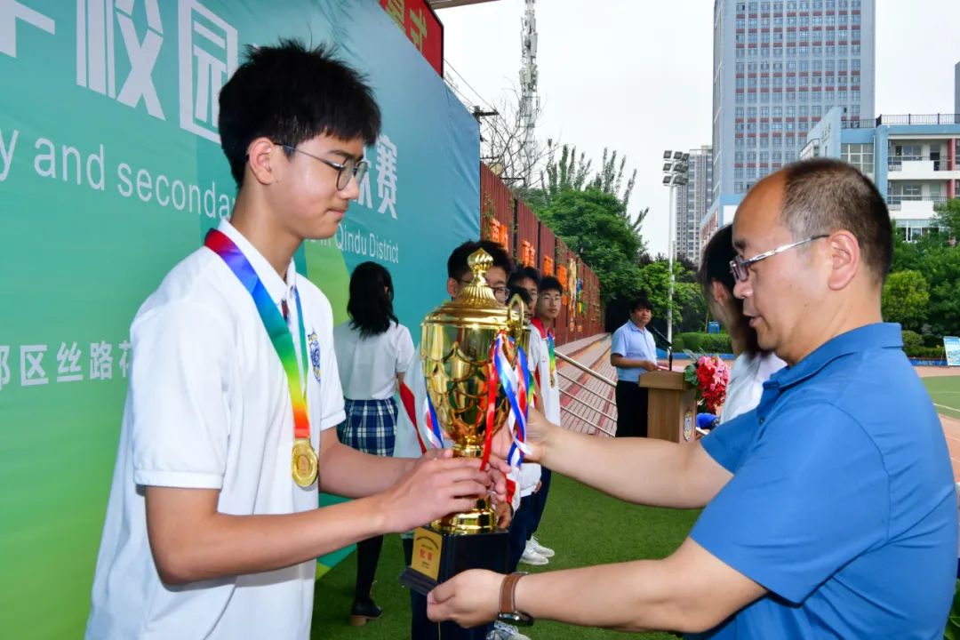 谁能在国内足球联赛中脱颖而出,赢得胜利?的简单介绍 谁能在国内足球联赛中脱颖而出,赢得胜利?的简单介绍