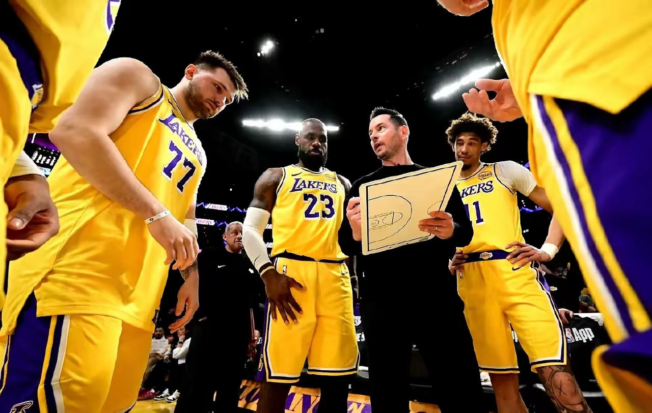 包含突破封盖，湖人力赢火箭晋级总决赛战东部王者的词条