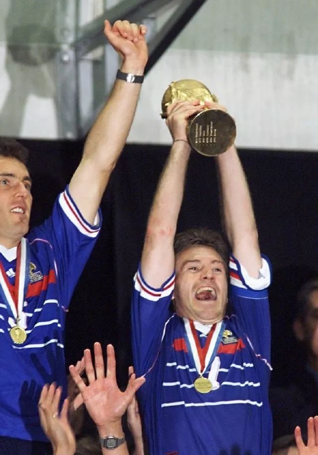 法国队横扫日本队，奥恰洛夫点燃赛场