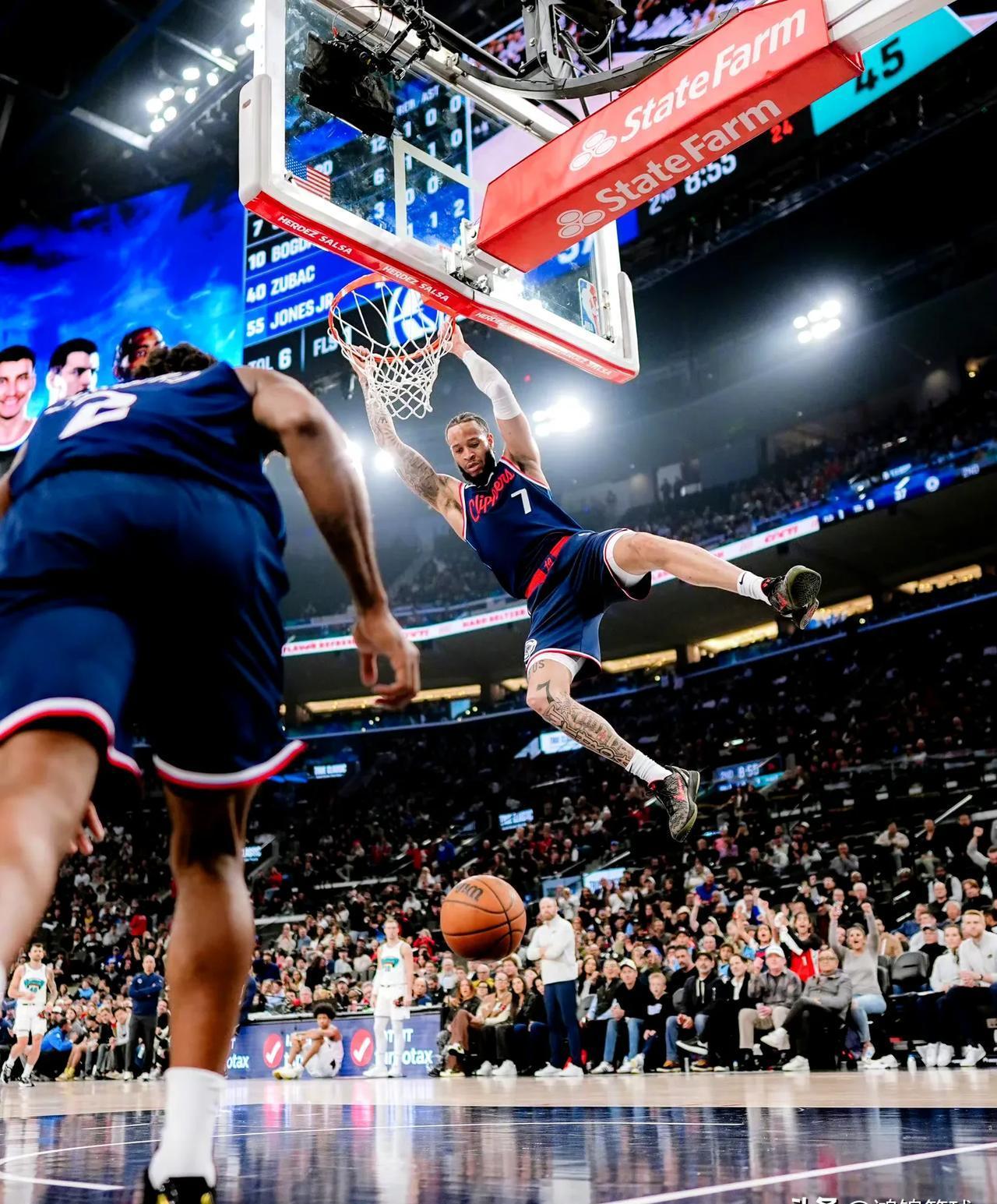 独行侠逆转马刺，哈登高光表现