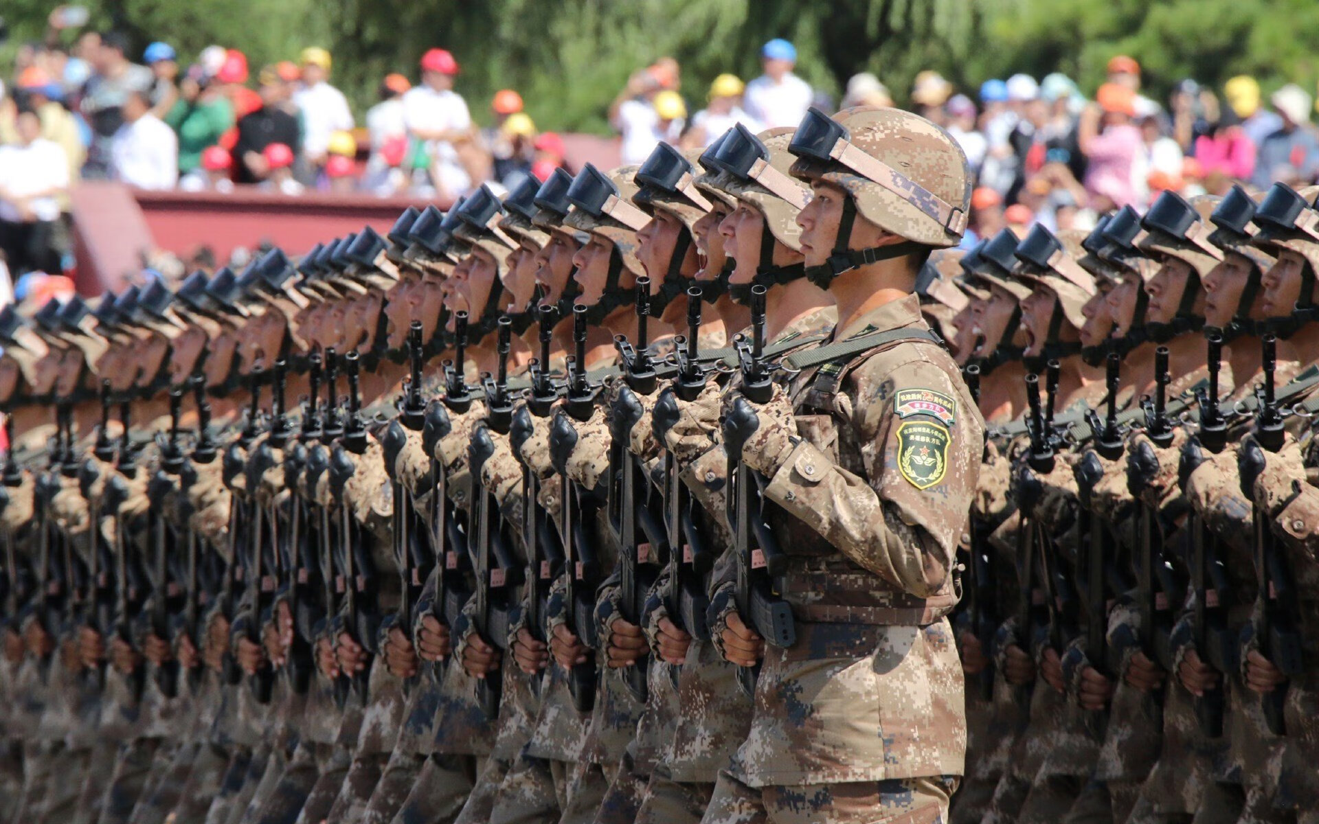救赎与碾压，足球场上的双重奏—穆勒完成自我救赎，卡塔尔碾压哥伦比亚