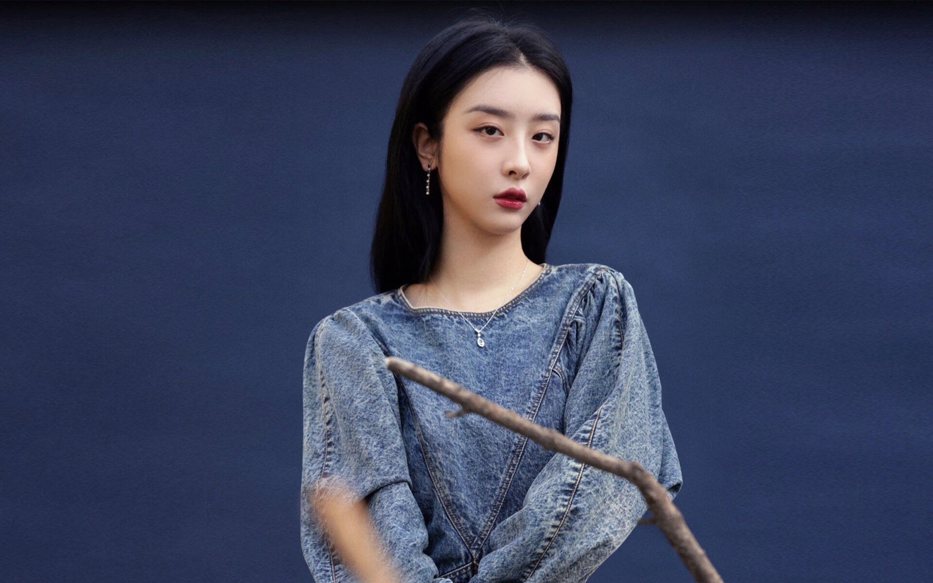 冰与火的对决，拉文燃尽生涯之夜，爵士以寒铁之墙强压活塞