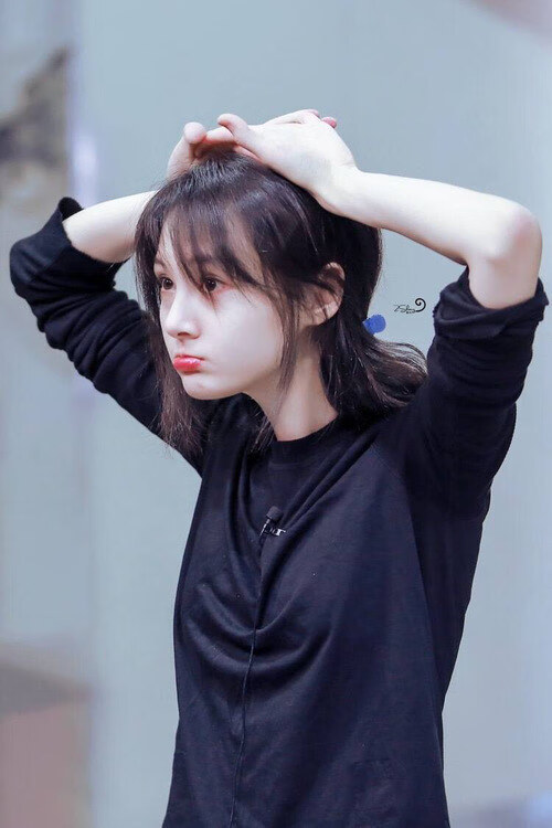 绿茵与硬木的交响，德甲争冠焦点战如何演绎凯尔特人掀翻湖人般的传奇