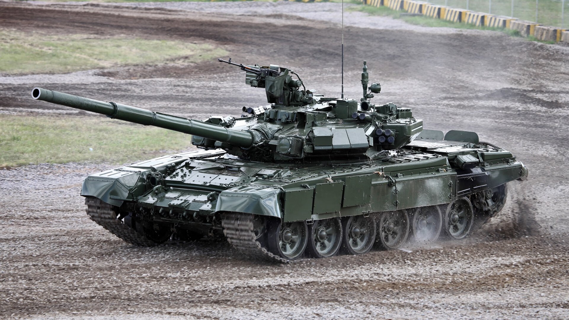 双线叙事，当F1引擎轰鸣遇见伦纳德的火热手感